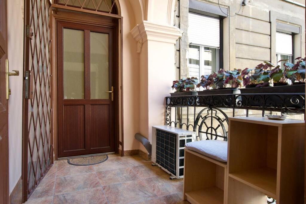Standard Apartment By Hi5 - St. King Street 16. Будапеща Екстериор снимка